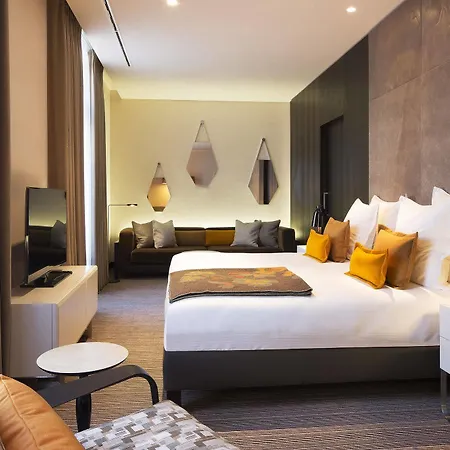 Hotel D -
